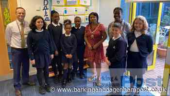 Mayor visits Roding Primary School for Black History Month - Barking and Dagenham Post