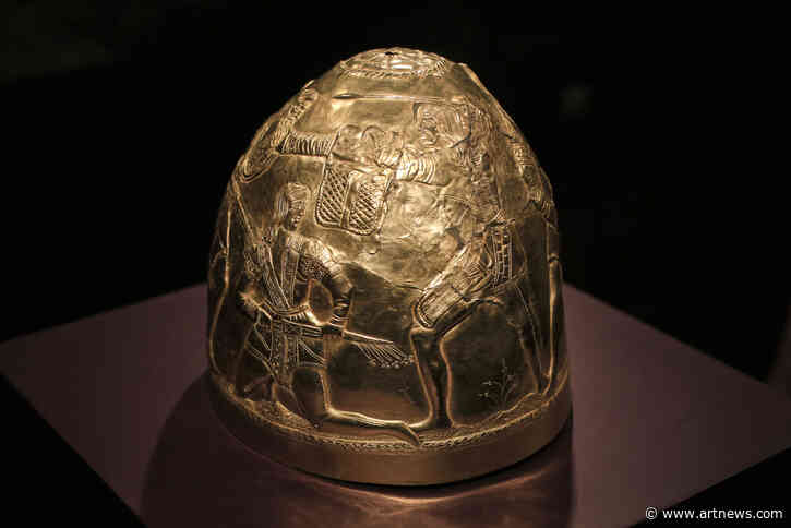 Dutch Court Says Crimean Artifacts Should Go to Ukraine, YSL Dress Soars at Auction, and More: Morning Links for October 27, 2021