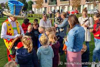 Drie nieuwe speelpleintjes officieel ingehuldigd met groot kinderfeest: “Trefpunt van en voor buurt”