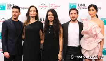 Roma, città 𝙀𝙩𝙚𝙧𝙣𝙖𝙡𝙨: Chloé Zhao e il cast presentano il nuovo film Marvel Studios - My Red Carpet