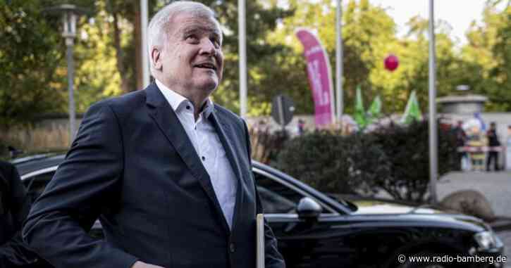Seehofer will mit seiner Frau «ein bisserl» Autofahren üben