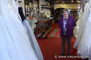 Uitbaatster iconische bruidswinkel in tranen bij pensioen: “Men vraagt niet te stoppen”