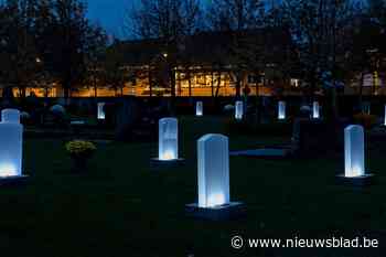 Reveil op het kerkhof met verhalen en intieme muziek