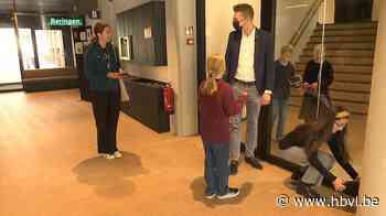 Kinderen leren Berings stadhuis kennen met een digitaal spel - Het Belang van Limburg