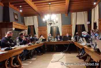 Gemeenteraad opnieuw fysiek bijeen, maar nieuw raadslid moet toch van thuis uit eed afleggen - Het Nieuwsblad