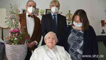 Im Awo-Pflegeheim in Tornesch: Liebe und Fürsorge: So erlebte Marta Köhn ihren 100. Geburtstag | shz.de - shz.de