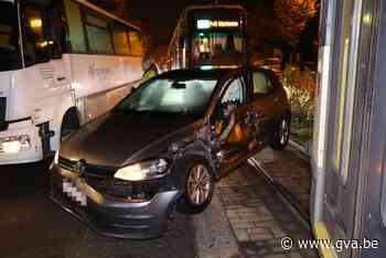 Tramverkeer in Hoboken verstoord door aanrijding met onverze... (Hoboken) - Gazet van Antwerpen