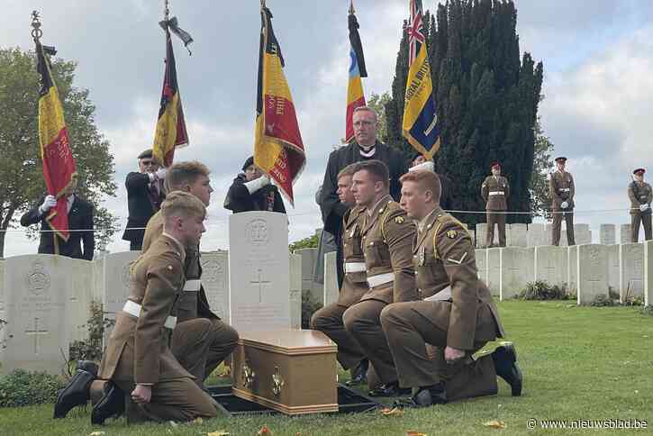 Oorlogsdetectives ontroeren Britse familie: gesneuvelde soldaat krijgt eindelijk naam en laatste rustplaats