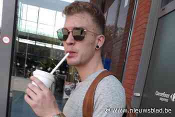 “Hij leek wel een zombie toen hij wakker werd”: neergestoken student Gus (29) na meer dan maand ontwaakt uit coma