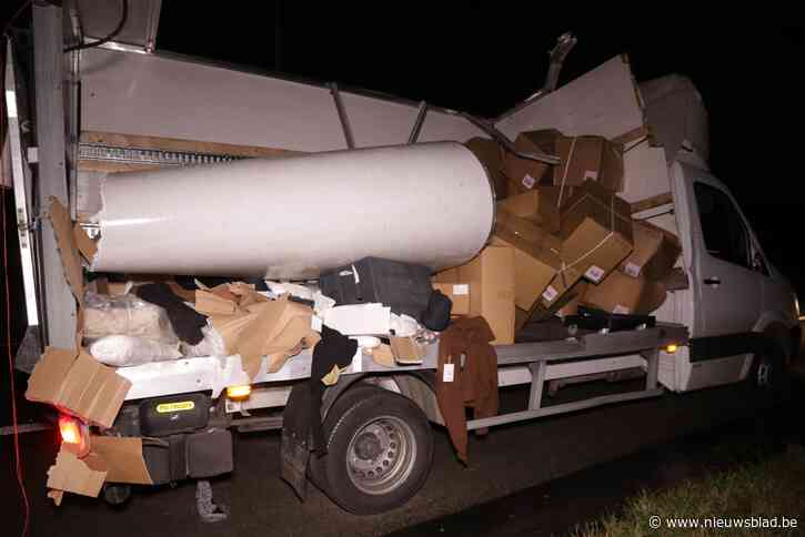 E34 bezaaid met kledij na ongeval