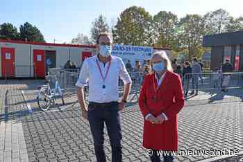 Coronatestcentrum vraagt begrip voor wachtrijen en drukte: “Er wordt nu al extra personeel ingezet”