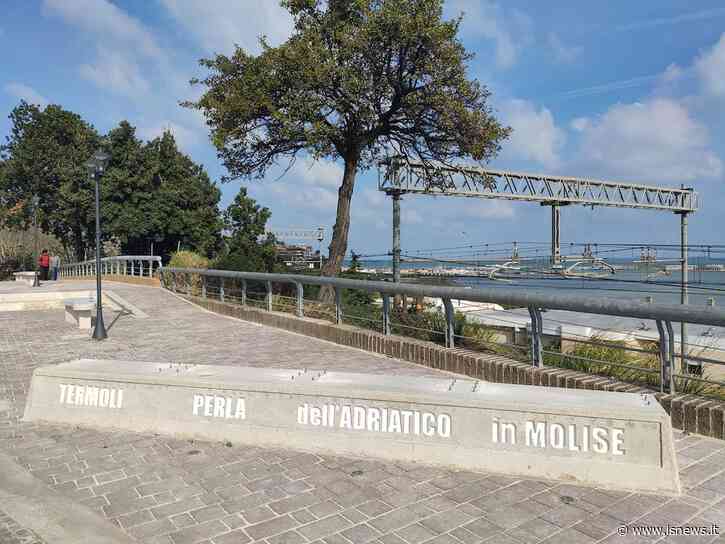 Termoli, troppe contestazioni per 'l'obbrobrio' sul lungomare: smantellata l'installazione - isnews