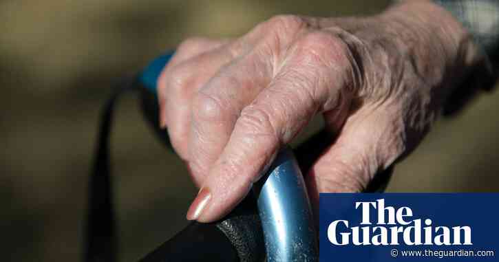 Victoria aged care sector angry at ‘bizarre’ decision to allow unvaccinated visitors in homes