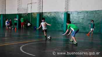 Entrega de materiales deportivos a 30 clubes de barrio | Noticias - buenosaires.gob.ar