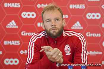 Standard-sleutelstuk wil iets rechtzetten: &quot;Fans denken dat het ons niks kan schelen, vraag het maar eens aan mijn vrouw&quot;