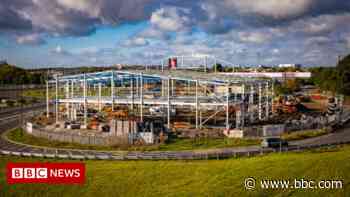 Historic Derby rail building makes way for food hall - BBC News