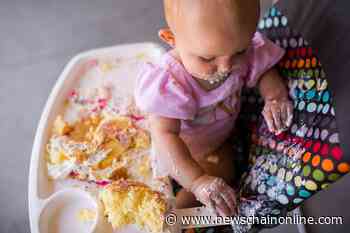 Ask a nutritionist: Should I let my baby play with food? - NewsChain