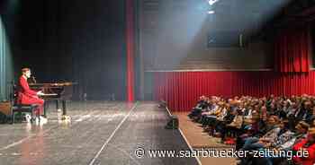 Klavierkabarettist Bodo Wartke begeisterte 650 Zuhörer in Neunkirchen - Saarbrücker Zeitung