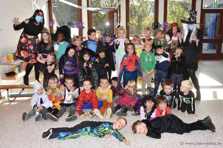 Juf verandert in heks, maar wordt gelukkig gered door kleuters