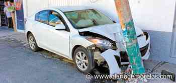 Ebrio se estrella va poste en Cuernavaca - Diario de Morelos