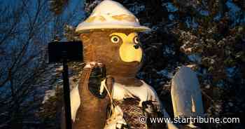 No more dress-up for Smokey Bear statue in International Falls