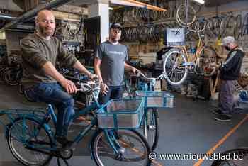 Oude postfietsen krijgen tweede leven als hippe (en praktische) stadsfiets