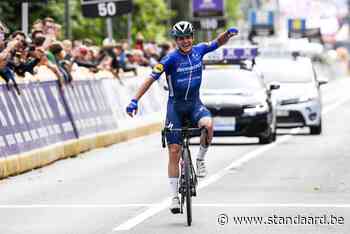 Remco Evenepoel wint Druivenkoers Overijse na fraaie solo in twee delen - De Standaard