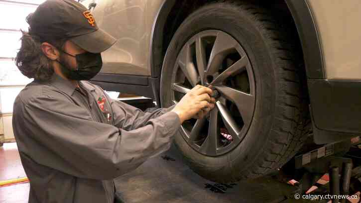 First snowfall of season prompts rush to Calgary's tire stores