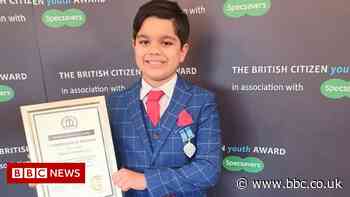 Award for Bolton boy, 9, who read 50 books in lockdown - BBC News
