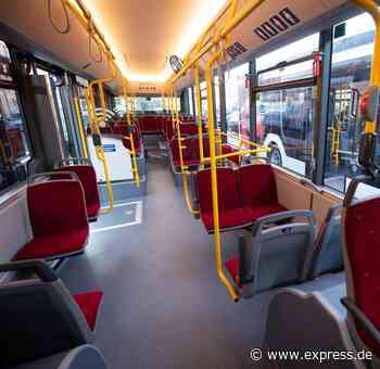 Mann will im Bus Pflaume essen – dann passiert das Drama - Express.de