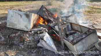 Parma, bruciano rifiuti: colonna di fumo tradisce operai. Colti in flagranza dai Forestali - il Resto del Carlino
