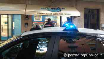 Parma, furto nella lavanderia in diretta video: 26enne arrestato - La Repubblica