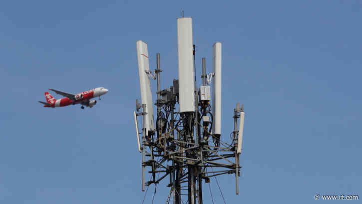 US aviation regulator mulls warnings to pilots over ‘deep concerns’ 5G towers could interfere with cockpit systems – reports