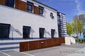 PI Plattling - Autofahrer flüchtet nach Unfall zu Fuß - idowa