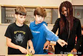 STEM-mobiel parkeert in basisschool De Bunt (Ekeren) - Gazet van Antwerpen Mobile - Gazet van Antwerpen
