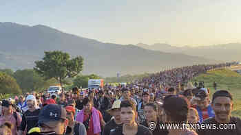 Migrant caravan rejects visa offers from Mexican officials, keeps going toward US