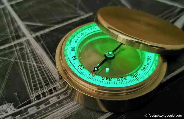 Oceanus Brass Sailor’s Compass is a great gift for your outdoor adventurer