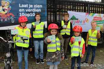 Leerlingen monteren speciale kentekenplaat op fiets: “Bedank... (Retie) - Gazet van Antwerpen Mobile - Gazet van Antwerpen