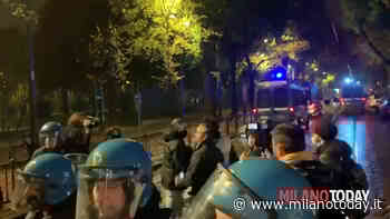 No green pass, un ragazzo fermato alla manifestazione: il video - MilanoToday.it