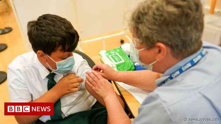Covid-19 vaccine: Jabs offered to 12-15-year-olds at 800 schools - BBC News
