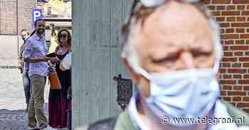 Moddergooien in Mechelen bij rechtszaak Willem Engel tegen viroloog Marc van Ranst - Telegraaf.nl