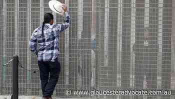 One dead as migrants swim across US border - Gloucester Advocate