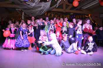 Dansende skeletten en zombies