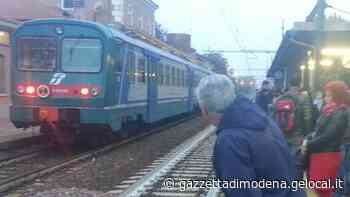 Modena-Carpi Treni “fantasma” senza passeggeri e convogli fermi Pendolari arrabbiati - La Gazzetta di Modena