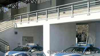 Modena. Gli nega un panino, lo aggredisce e vuole soldi - La Gazzetta di Modena