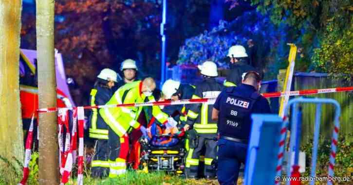 SUV fährt in Familie – Großmutter und Fahrer tot