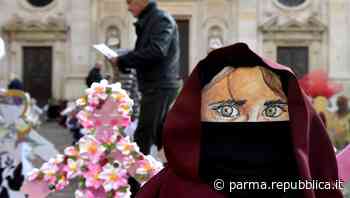 Parma, 300 sagome colorate per sostenere la lotta ai tumori - foto - La Repubblica