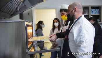 Bari, via all'accademia di cucina per giovani disabili: "Qui c'è tanta passione e voglia di mettersi in gioco" - La Repubblica