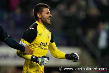 Van Crombrugge eindelijk nog eens de held: &quot;Het gaat altijd over mijn voeten, maar ik ben eerst en vooral doelman hé&quot;