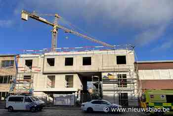 Vrouw wordt betrapt terwijl ze geniet van uitzicht vanuit torenkraan: brandweer haalt haar naar beneden